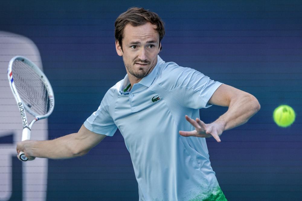 广东3消息！杜锋终于听劝，麦考尔无缘揭幕战，朱芳雨引援失败