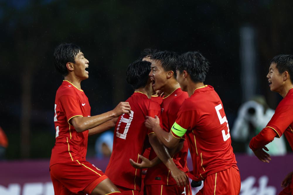 国米4‑0大胜科莫，一举登顶意甲积分榜