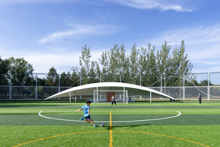 维尼修斯：友谊赛能帮巴西积累经验；我们都很喜欢和安帅共事